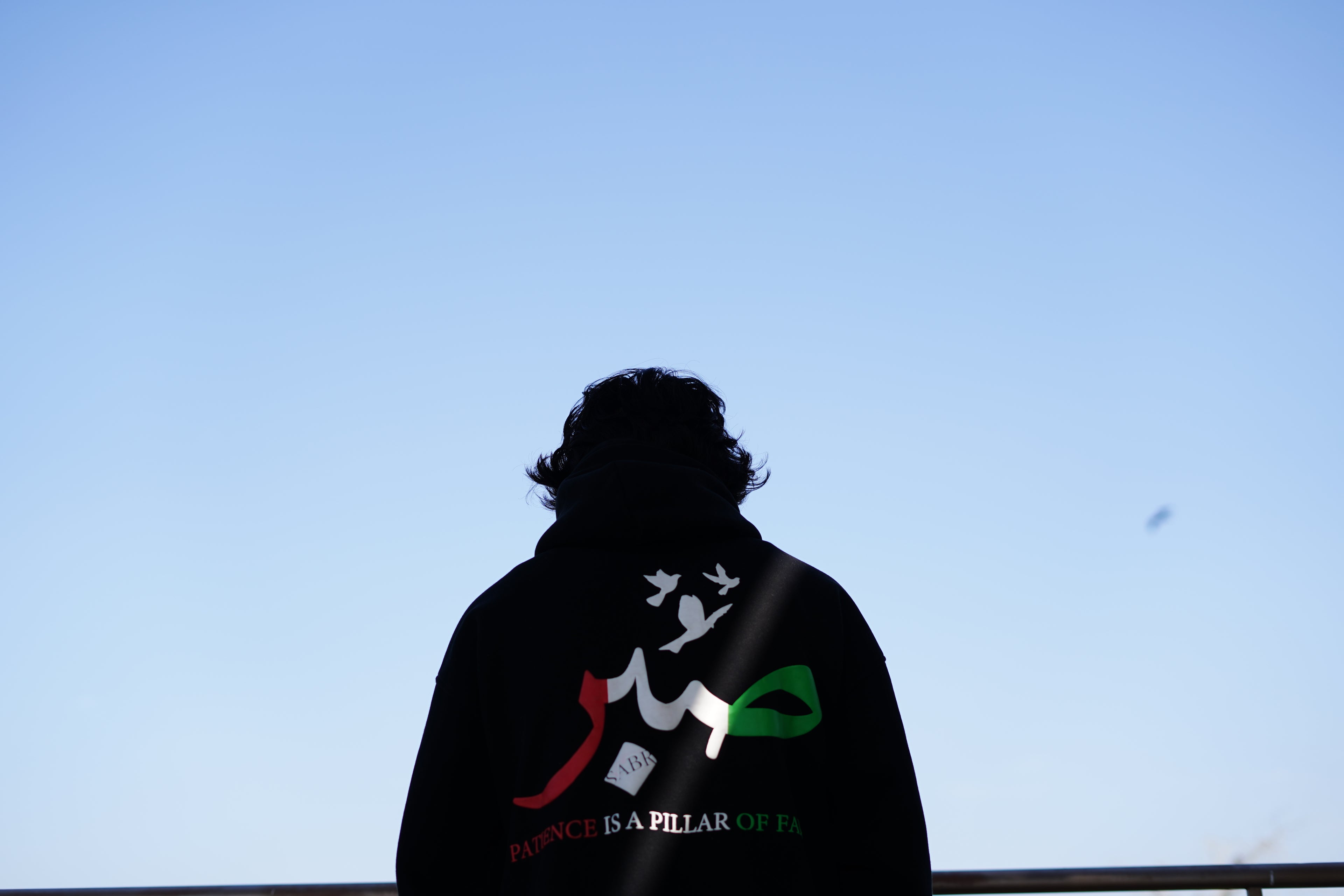 Road2Deen Sabr Hoodie – worn lifestyle